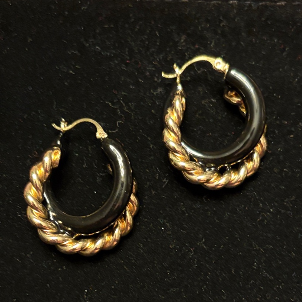 VTG Elegant Black and Gold Hoop Earrings